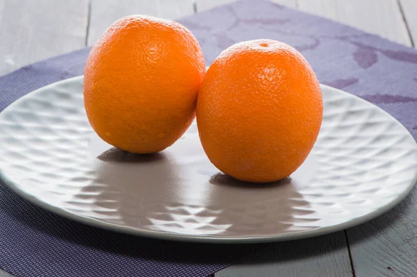 Fresh Oranges Table Juicy Fruit Vitamins Useful Food Vegans — Fotografia de Stock