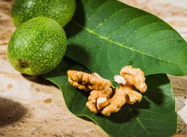 Nueces Frescas Las Vitaminas Son Útiles Para Estilo Vida Saludable —  Fotos de Stock