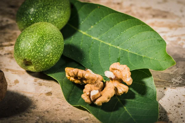 Nueces Frescas Las Vitaminas Son Útiles Para Estilo Vida Saludable —  Fotos de Stock