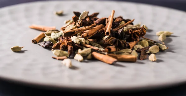 Fragrant Arabica Coffee Ground Coffee Spices Star Anise Cinnamon — ストック写真