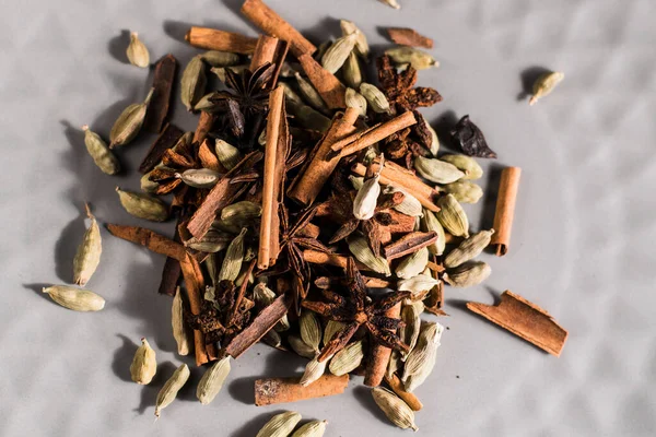 Fragrant Arabica Coffee Ground Coffee Spices Star Anise Cinnamon — Fotografia de Stock