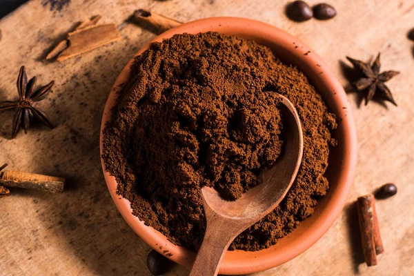 Fondo Textura Café Molido Los Granos Café Están Esparcidos Mesa — Foto de Stock