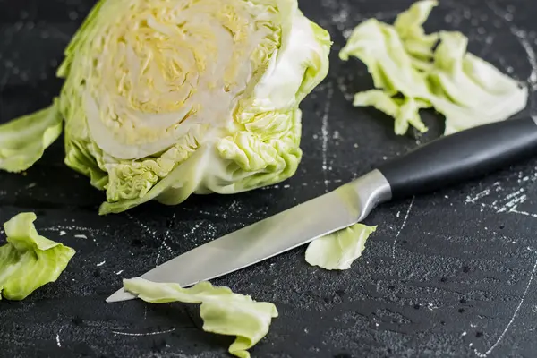 Col Fresca Con Gotitas Agua Ensalada Col Fresca Rodajas — Foto de Stock