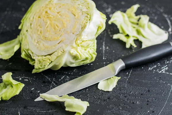 Col Fresca Con Gotitas Agua Ensalada Col Fresca Rodajas — Foto de Stock