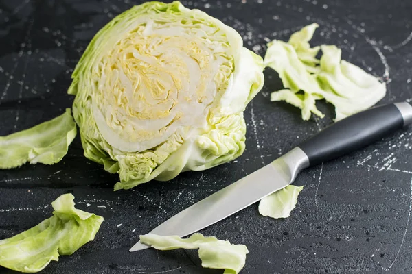 Col Fresca Con Gotitas Agua Ensalada Col Fresca Rodajas — Foto de Stock