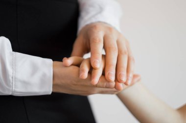 Anne ve bebek koruma kavramının elleri