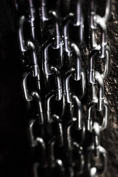 抽象的金属背景 厚重的锈蚀金属旧链子 — 图库照片