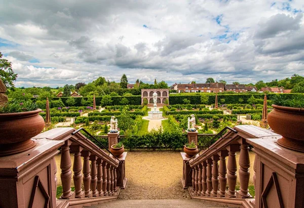 Kenilworth Inglaterra Castillo Kenilworth Jardines Isabelinos Plena Floración Con Flores — Foto de Stock