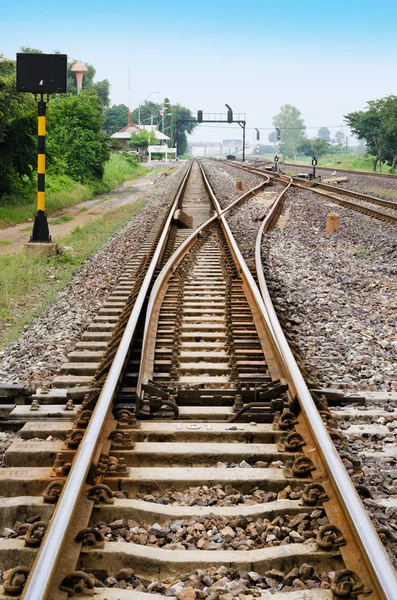 Bir demiryolu parça geçiş