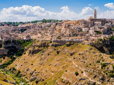 İtalya 'nın güneyindeki Matera, Basilicata bölgesinin panoramik manzarası