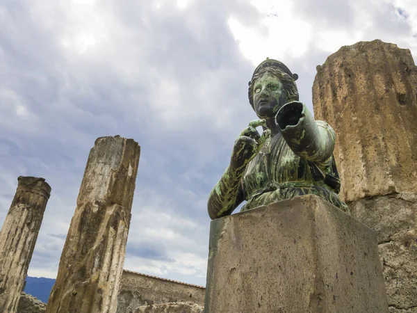 Prachtige Bronzen Standbeeld Van Een Oud Romeins Vestal Archeologische Site — Stockfoto