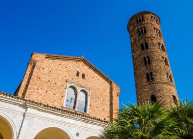 Sant 'Apollinare Nuovo, Ravenna, İtalya Bazilikasının manzarası