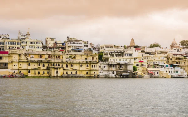Udaipur genel bakış gün batımında, Rajasthan, Hindistan
