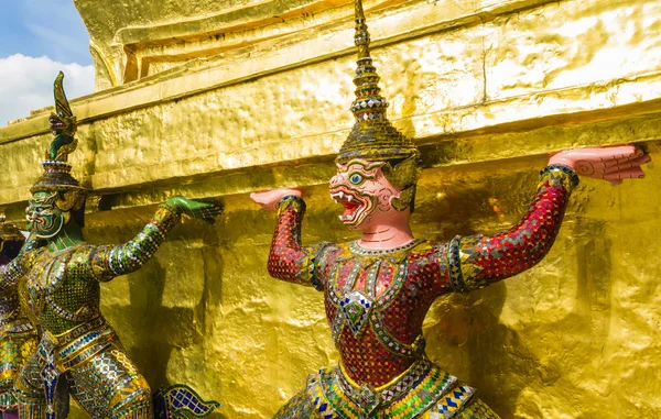 Démon strážci podporující chrám Wat Arun, Bangkok, Thajsko — Stock fotografie