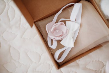 Yeni doğan bebekler için sevimli aksesuarlar