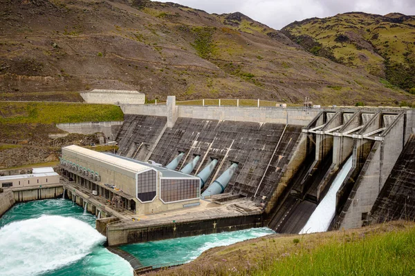 Clyde Barajı, Clutha Nehri, Yeni Zelanda