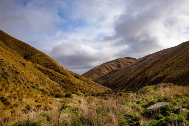 Manzaralı Crown Ranges, Güney Alpleri, Yeni Zelanda, Queenstown ve Cardrona arasında