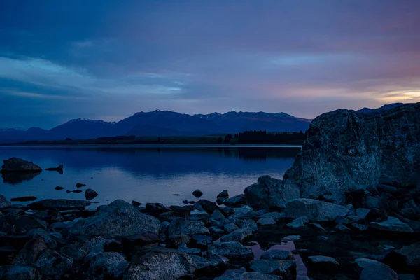 Lago Tekapo Nel Bagliore Dell Alba Primaverile Girato Nella Primavera — Foto Stock