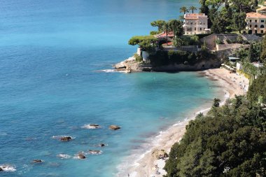 Güzel beyaz villa deniz tarafından