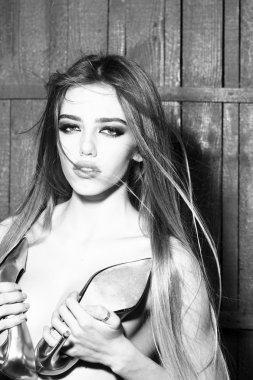 Ciddi glamour kadın