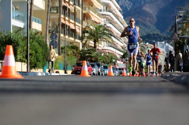 İleride mavi takımı çalıştırıcısı