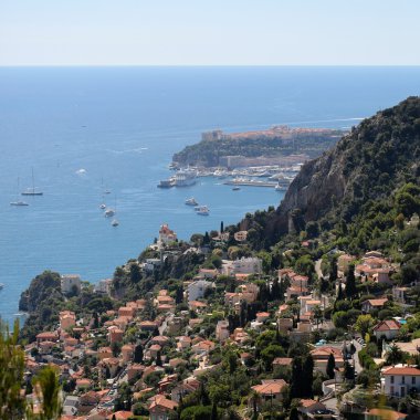 Dağın altındaki şehir