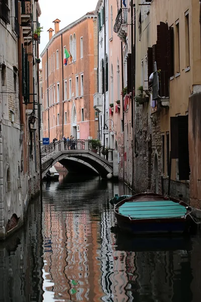 Vue pittoresque de la rue italienne — Photo