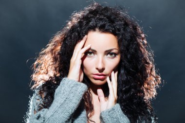 Şehvetli dalgın kadın