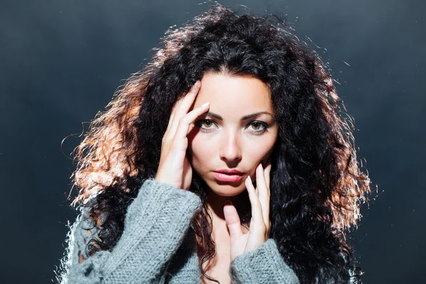 Şehvetli dalgın kadın