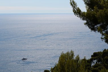 Huzurlu eli kulağında ve offshore gemiler 