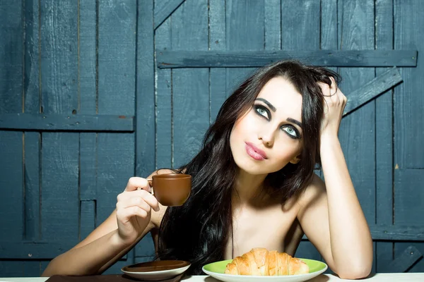 Sensual woman eating — Stock Photo, Image