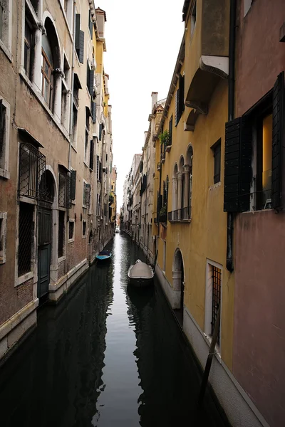 Barcos amarrados en Venecia — Foto de Stock