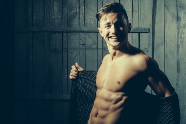 Şık seksi genç adam