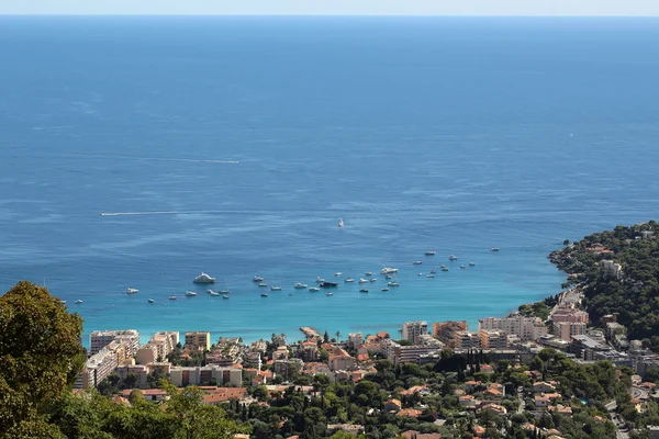 Vista sulla città dalle montagne — Foto Stock