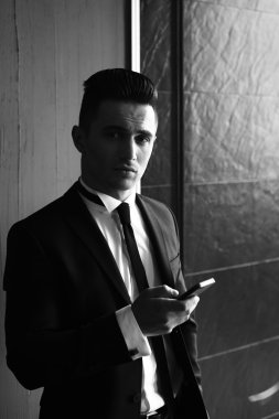 Zarif adam ile smartphone