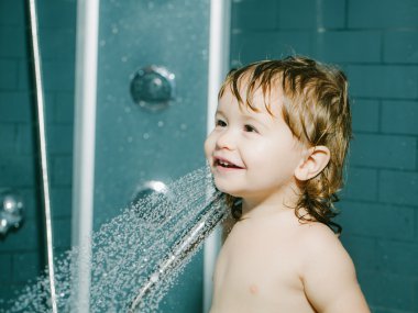 Küçük bebek duş