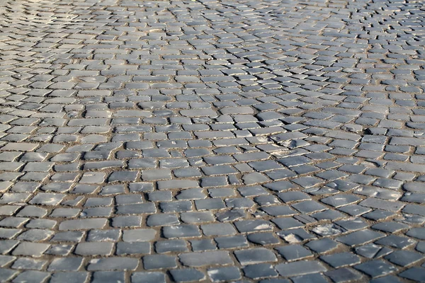 Slate flag-stone pavement