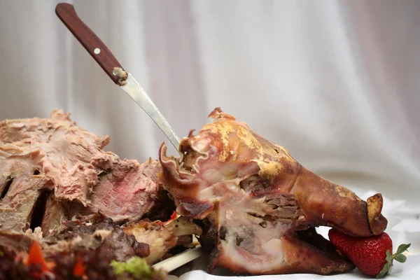 Masada kavrulmuş domuz — Stok fotoğraf