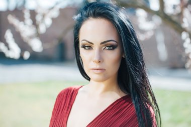 Bahar çiçeği kadınla