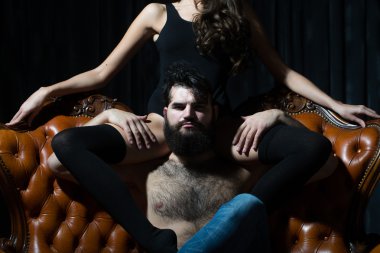 Adam kadın bacakları