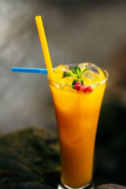 Dekore portakal suyu