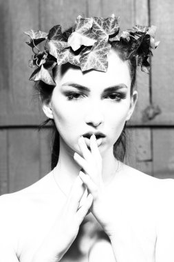 Güzel genç kız poz