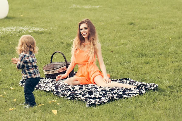 Brother and sister on picnic — Stock Photo, Image