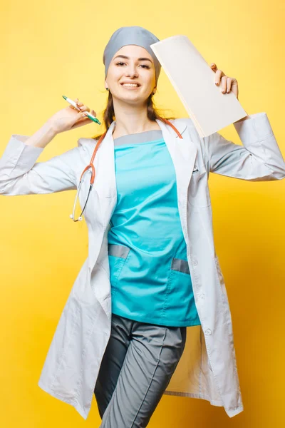 Medical doctor pharmacist woman with stethoscope and papers — Stock Photo, Image