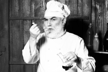 Şişe soslu yemek