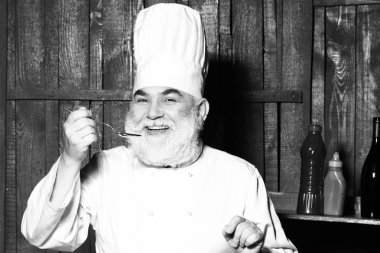 kaşıkla yemek
