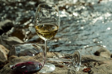 Winwe cam su yakınında