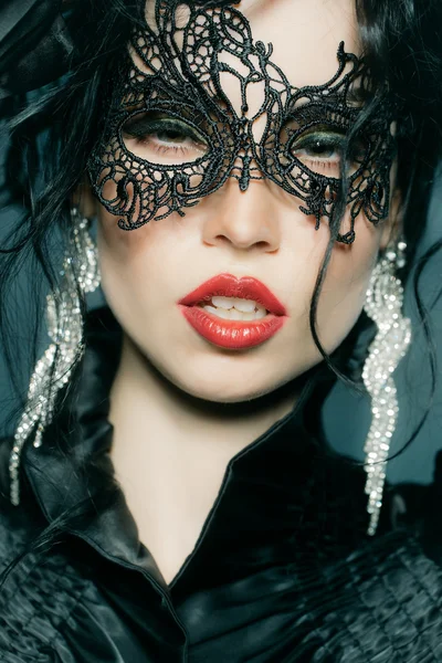 Sexy vrouw in lace masker — Stockfoto