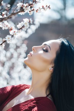 Kadın bahar bloom ile