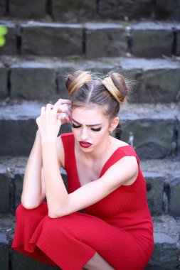 şehvetli hüzünlü kız